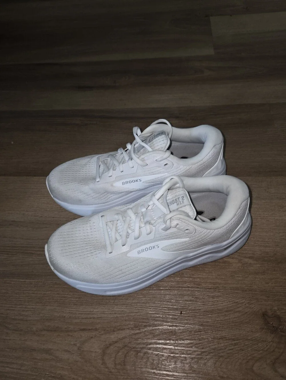 Brooks Ghost Max 2 Sneakers Size 9.5